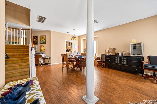 115 Morgans Cir, San Antonio, TX 78216