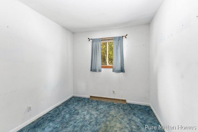 6118 N Hawley Highway, Belding, MI 48809