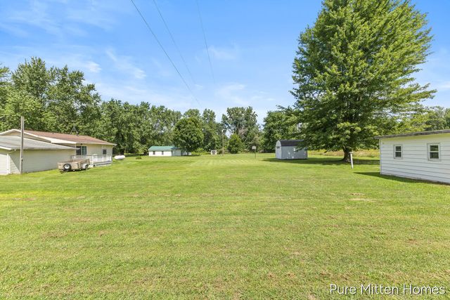 6118 N Hawley Highway, Belding, MI 48809