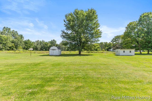 6118 N Hawley Highway, Belding, MI 48809