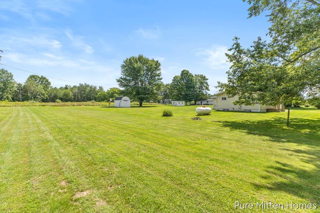 6118 N Hawley Highway, Belding, MI 48809