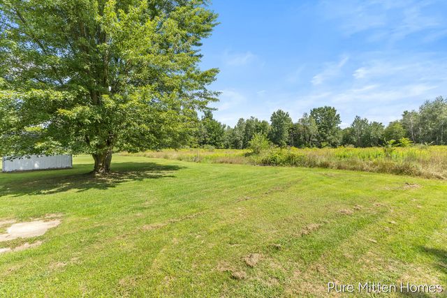 6118 N Hawley Highway, Belding, MI 48809