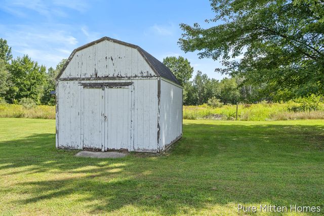 6118 N Hawley Highway, Belding, MI 48809