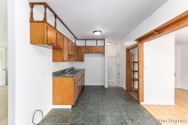 6118 N Hawley Highway, Belding, MI 48809