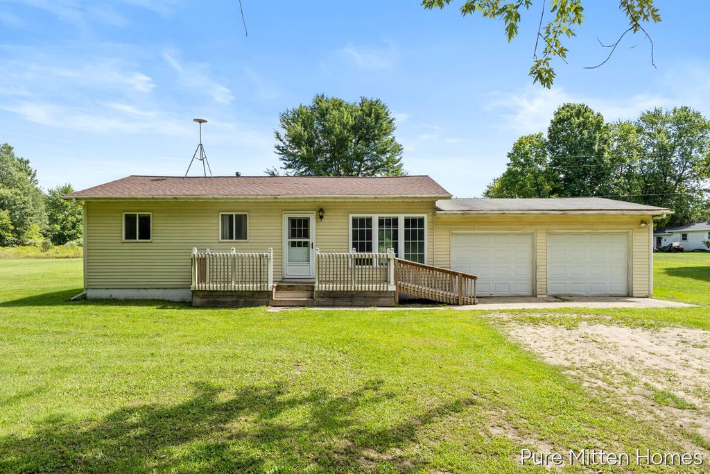 6118 N Hawley Highway, Belding, MI 48809