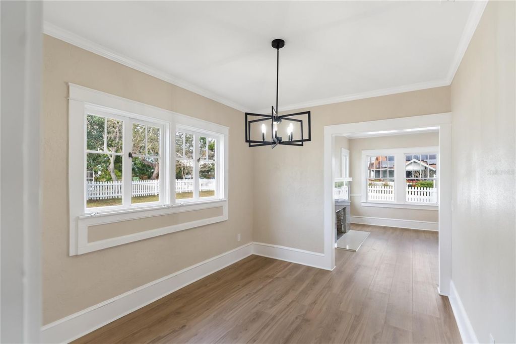 Image 15 of property listing at 1715 6TH AVENUE W, Bradenton, FL 34205