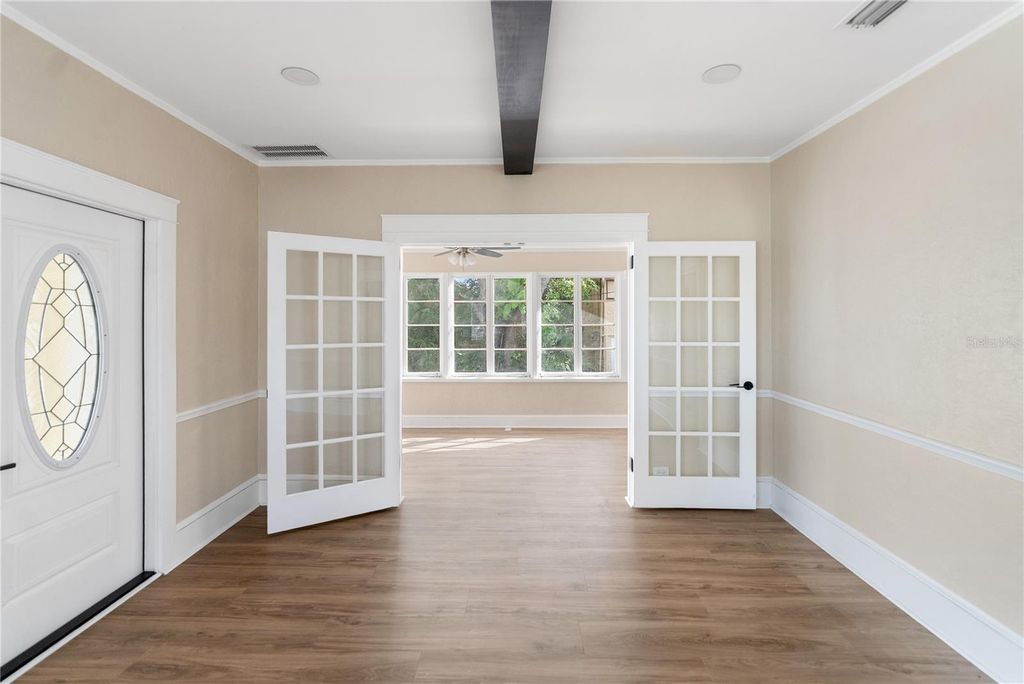 Image 16 of property listing at 1715 6TH AVENUE W, Bradenton, FL 34205