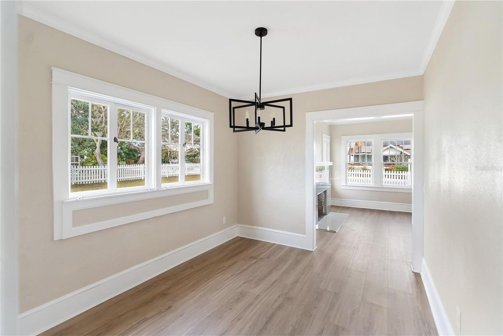 Image 17 of property listing at 1715 6TH AVENUE W, Bradenton, FL 34205