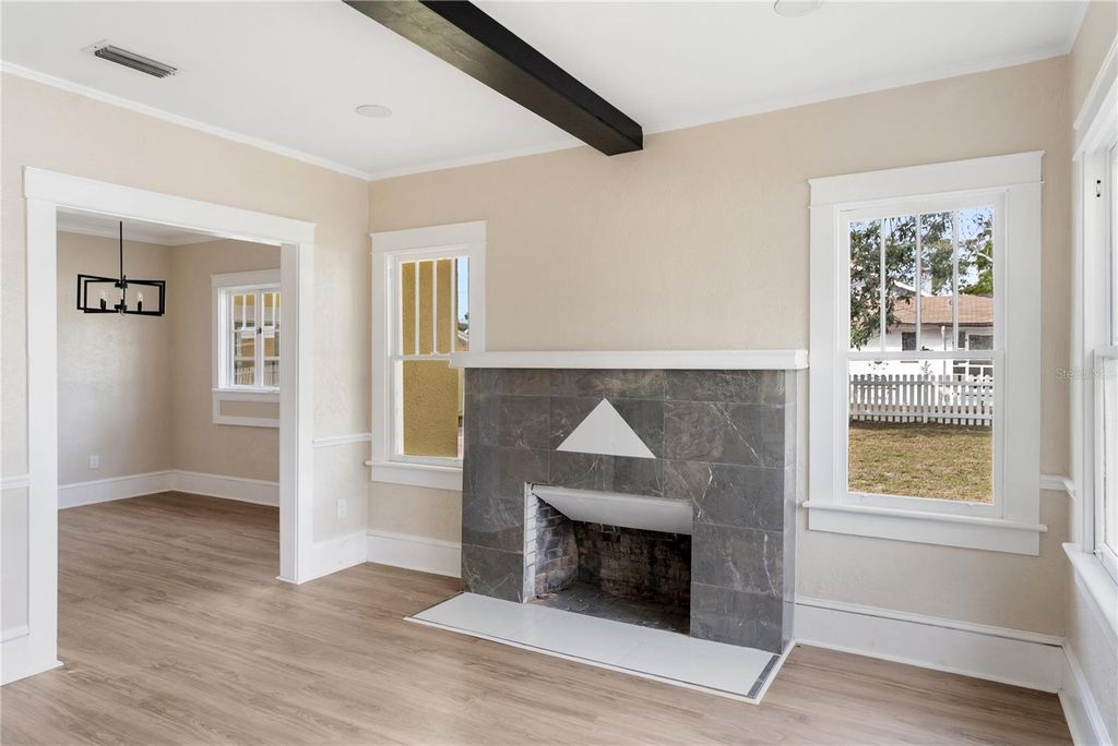 Image 23 of property listing at 1715 6TH AVENUE W, Bradenton, FL 34205