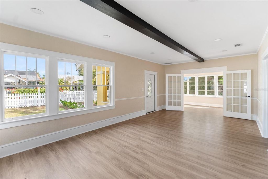 Image 24 of property listing at 1715 6TH AVENUE W, Bradenton, FL 34205