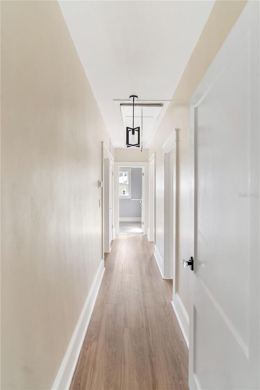 Image 26 of property listing at 1715 6TH AVENUE W, Bradenton, FL 34205