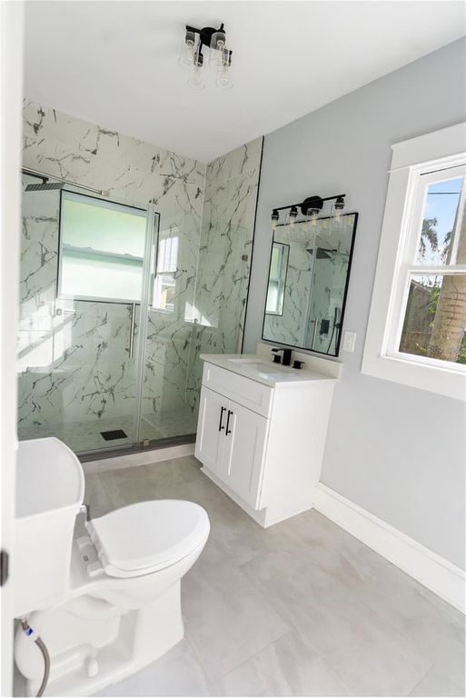 Image 29 of property listing at 1715 6TH AVENUE W, Bradenton, FL 34205