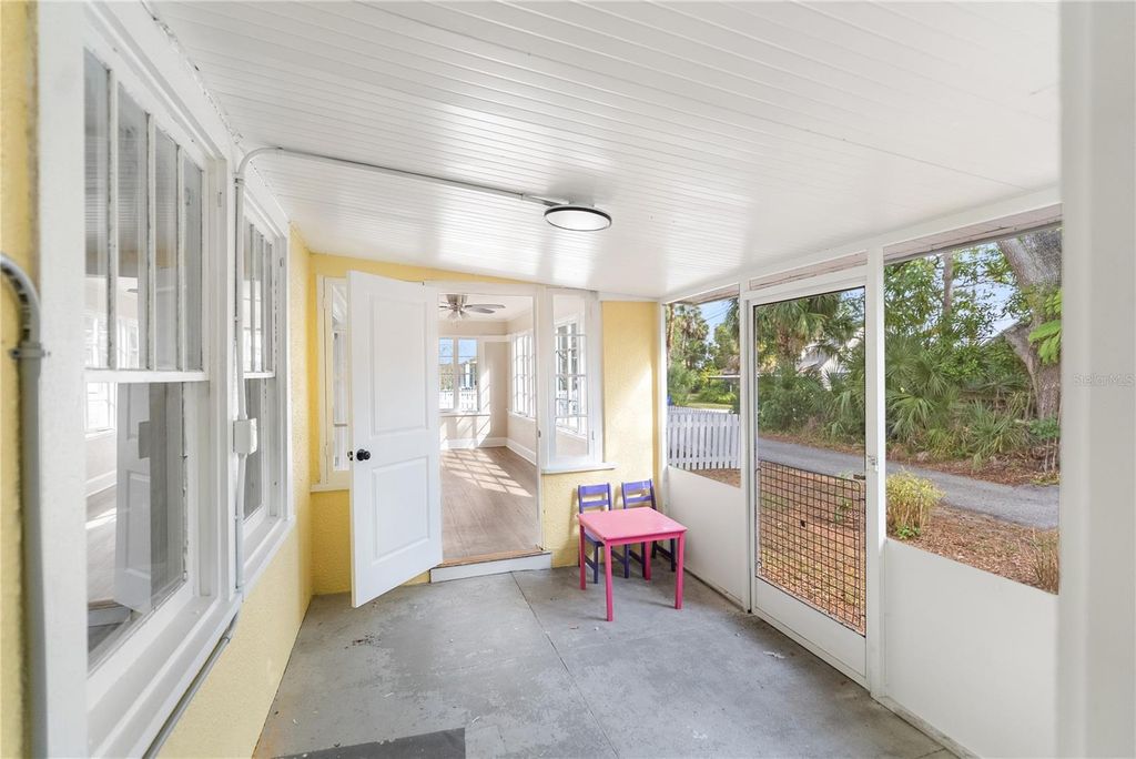 Image 51 of property listing at 1715 6TH AVENUE W, Bradenton, FL 34205