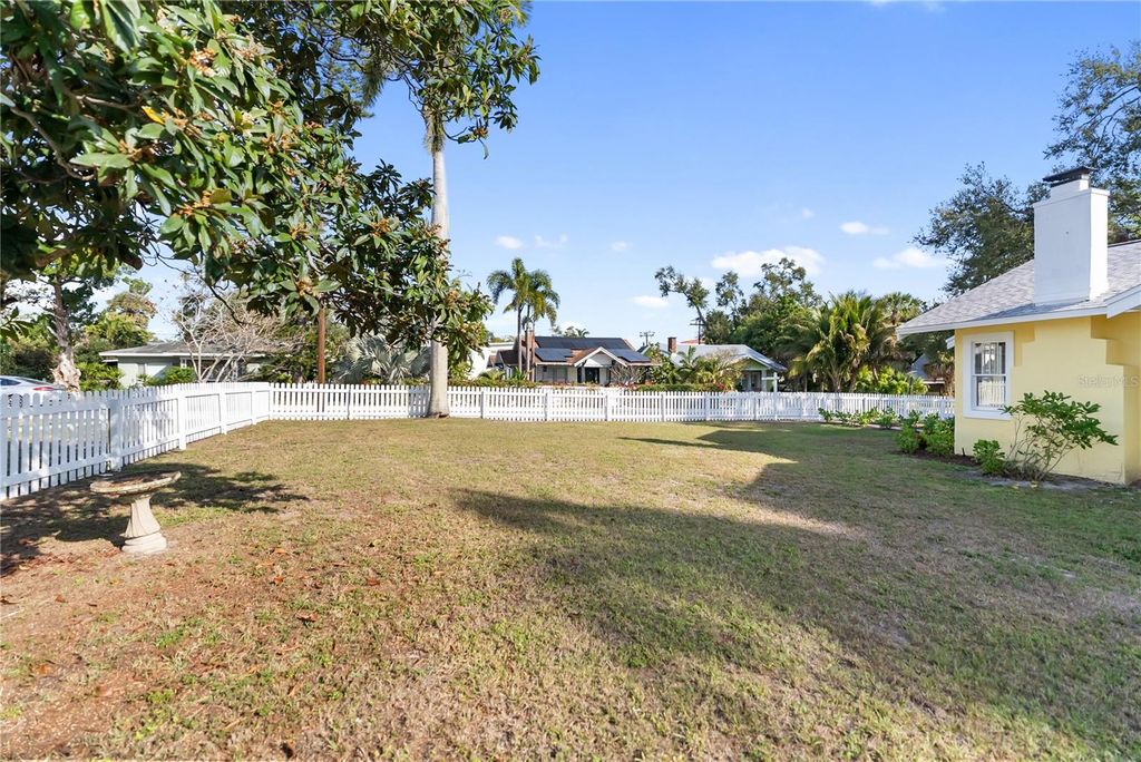 Image 59 of property listing at 1715 6TH AVENUE W, Bradenton, FL 34205