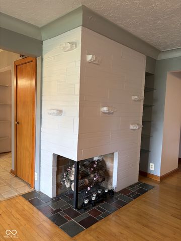 416 N McCullum, Knightstown, IN 46148