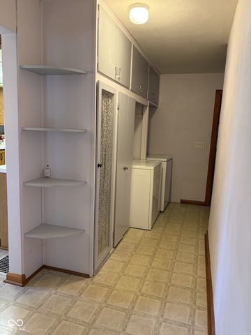 416 N McCullum, Knightstown, IN 46148