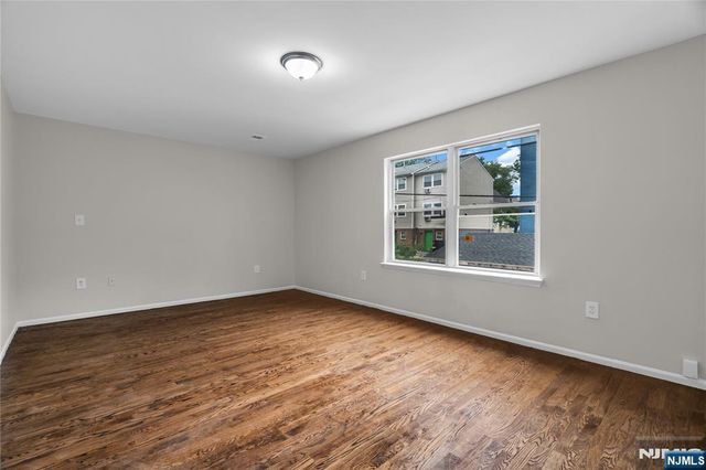232 4th Street, Newark, NJ 07107