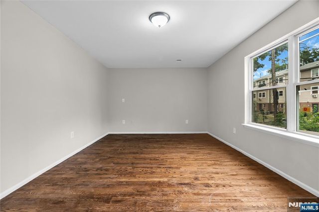 232 4th Street, Newark, NJ 07107