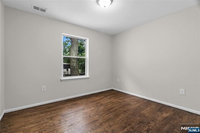 232 4th Street, Newark, NJ 07107