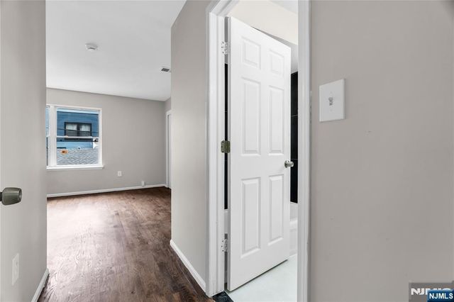 232 4th Street, Newark, NJ 07107