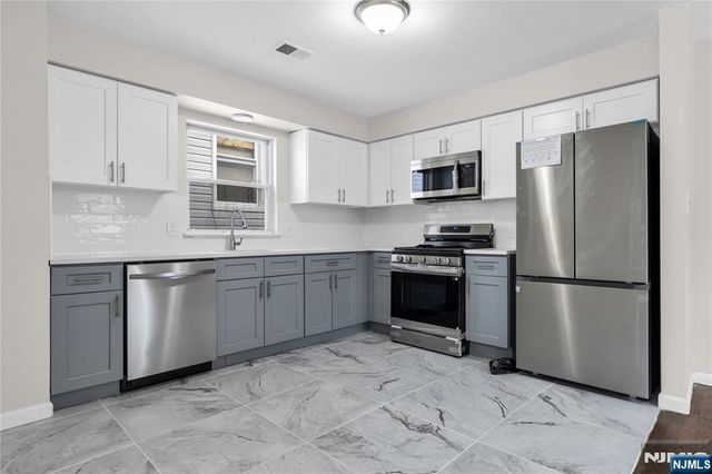 232 4th Street, Newark, NJ 07107