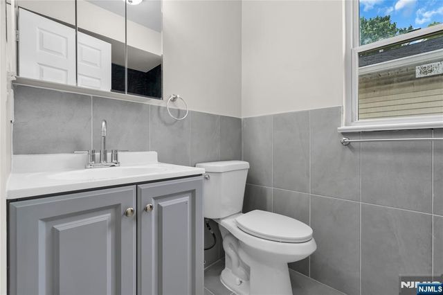 232 4th Street, Newark, NJ 07107
