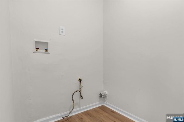 232 4th Street, Newark, NJ 07107
