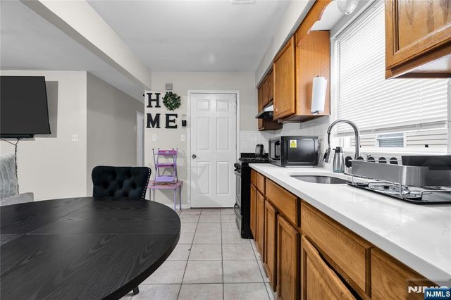 232 4th Street, Newark, NJ 07107