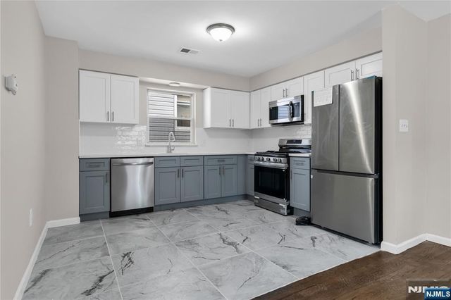 232 4th Street, Newark, NJ 07107