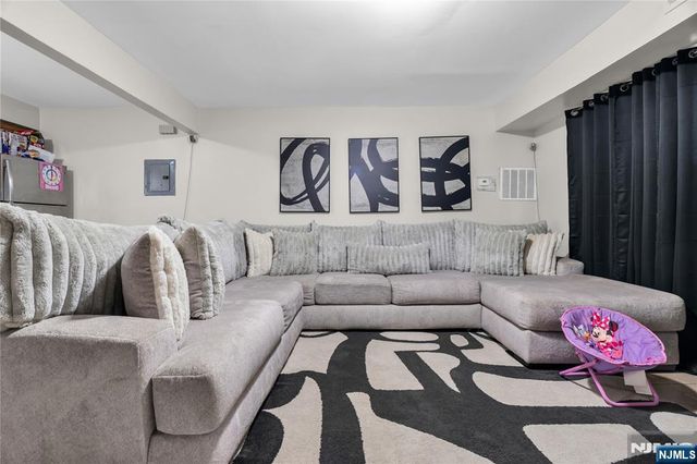 232 4th Street, Newark, NJ 07107
