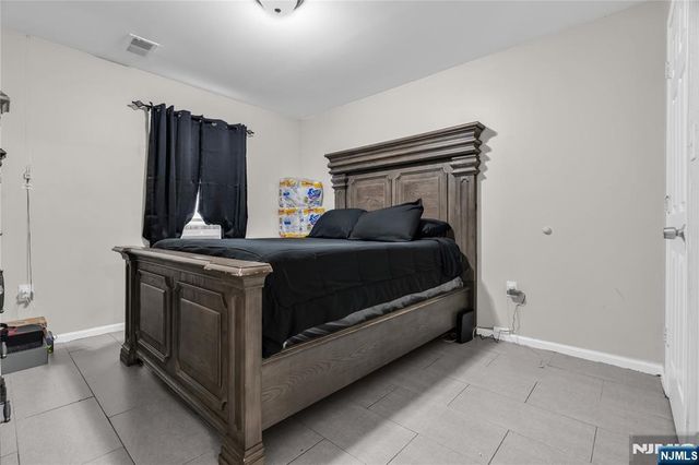 232 4th Street, Newark, NJ 07107