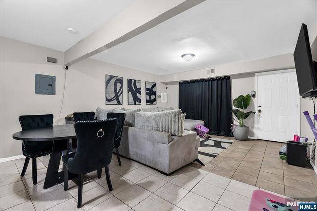 232 4th Street, Newark, NJ 07107