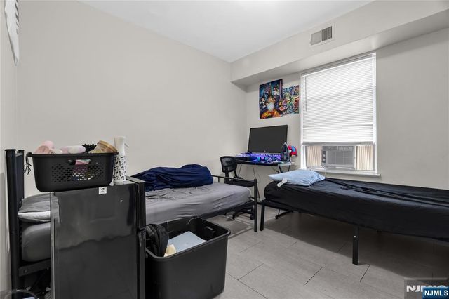 232 4th Street, Newark, NJ 07107