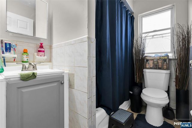 232 4th Street, Newark, NJ 07107