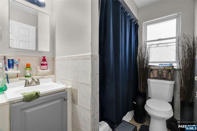 232 4th Street, Newark, NJ 07107