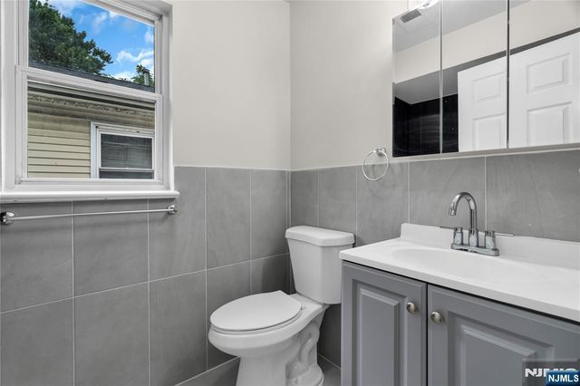 232 4th Street, Newark, NJ 07107