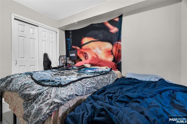 232 4th Street, Newark, NJ 07107