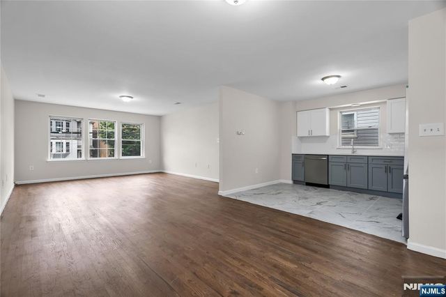 232 4th Street, Newark, NJ 07107