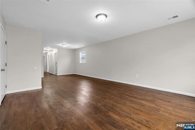 232 4th Street, Newark, NJ 07107