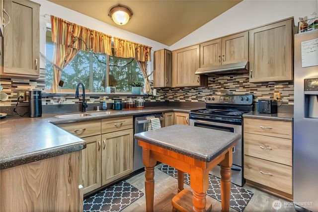 9520 175th Street Ct E, Puyallup, WA 98375