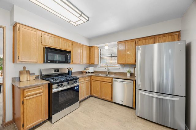 433 MAPLE RUN DR, Round Rock, TX 78664