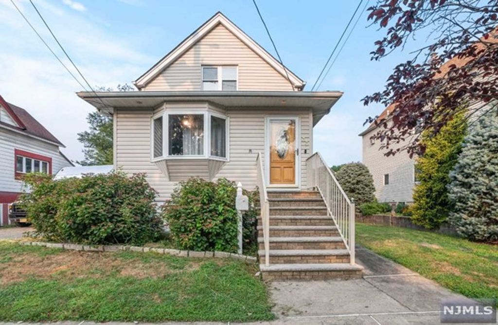 33 Cedar Street, Garfield, NJ 07026