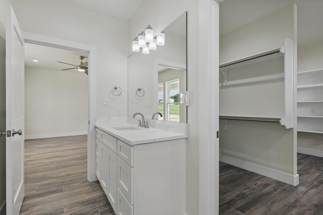 1487 County Road 405 RD, Lexington, TX 78947