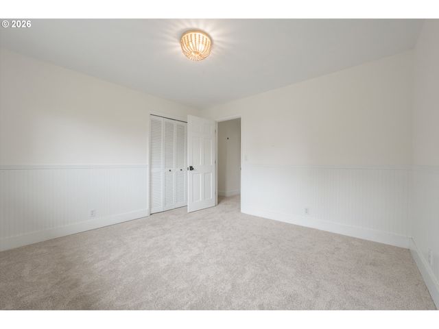 2145 FLORAL HILL Dr, Eugene, OR 97403