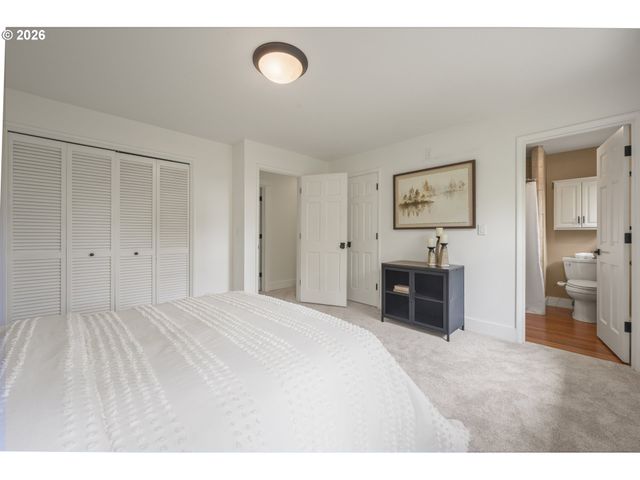 2145 FLORAL HILL Dr, Eugene, OR 97403