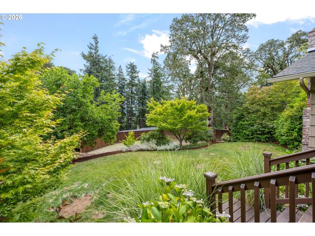 2145 FLORAL HILL Dr, Eugene, OR 97403