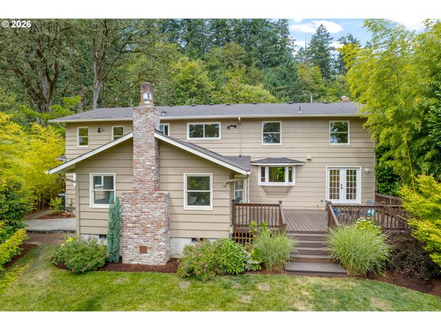 2145 FLORAL HILL Dr, Eugene, OR 97403