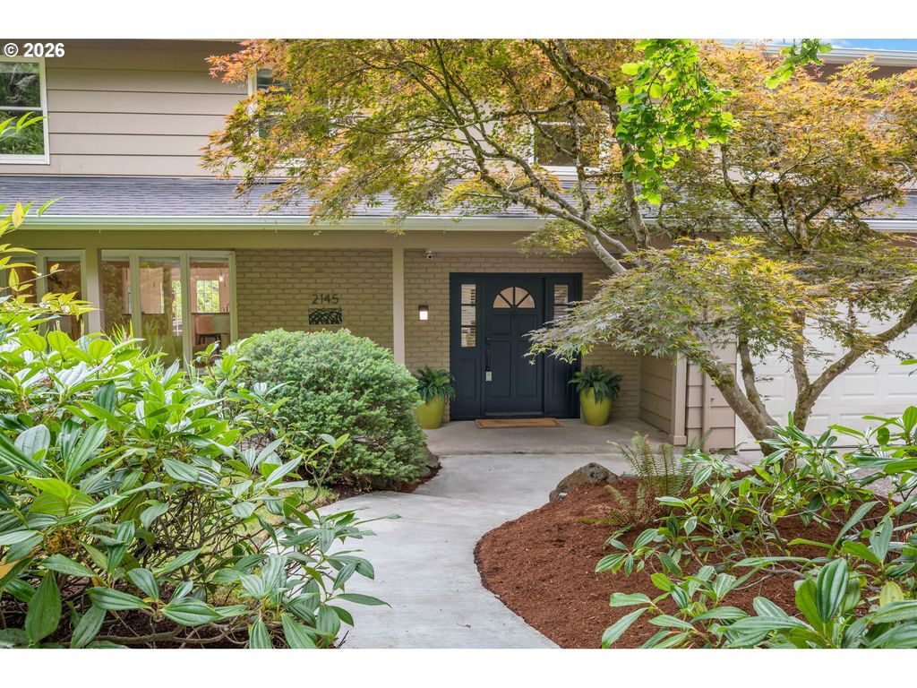 2145 FLORAL HILL Dr, Eugene, OR 97403