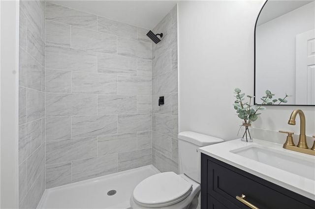 1724 S Trail Ridge Drive, Independence, MO 64050