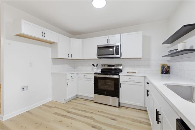1724 S Trail Ridge Drive, Independence, MO 64050